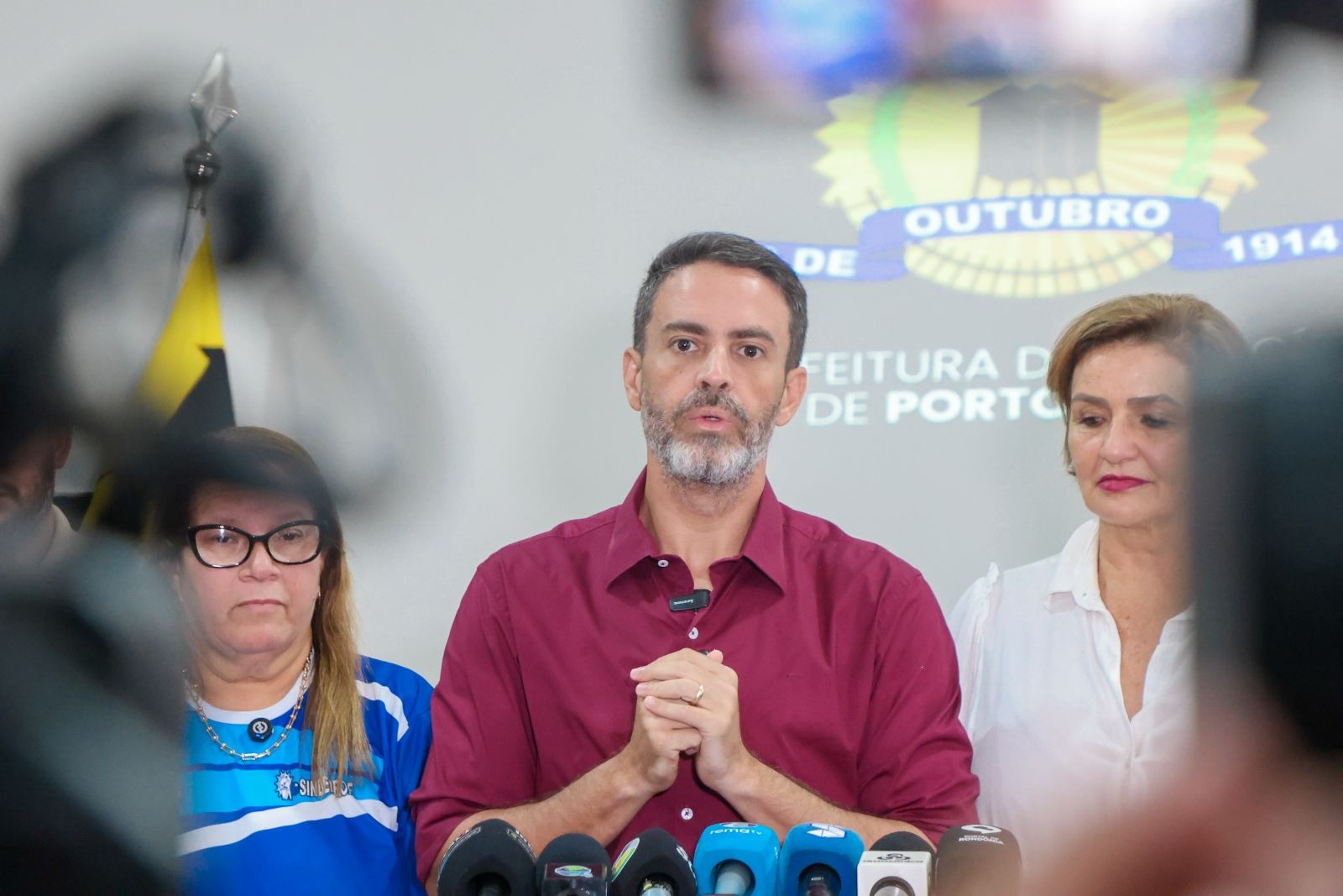 COLETIVA: Prefeito Léo Moraes esclarece Operação Mãos Limpas e retomada da coleta de lixo