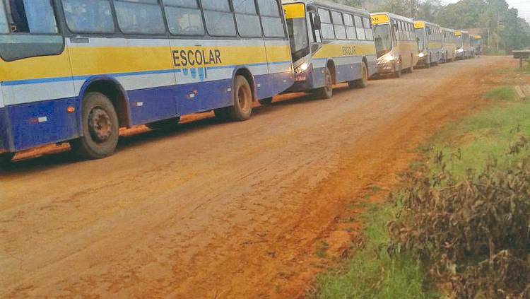 TRANSPORTE ESCOLAR: Comunidade rural se revolta com Hildon Chaves e pode fechar BR