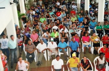 PCCS - Servidores municipais podem paralisar atividades caso prefeito não entre em acordo com a classe - Vídeo e Fotos