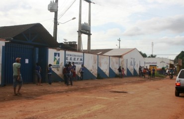 DENÚNCIA - Alunos da escola Capitão Cláudio relatam situação de abandono e falta de higiene