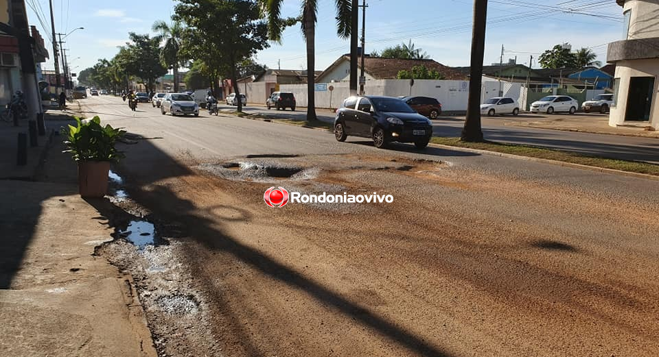 PRECÁRIA:  Avenida Imigrantes está esquecida e população reclama de buracos