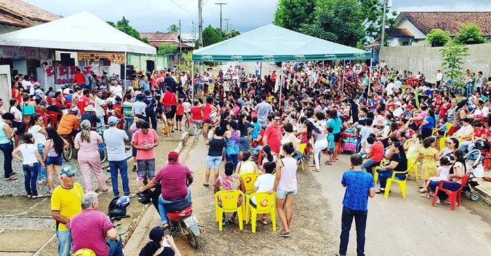 COMEMORAÇÃO: Festa de Dia das Mães de Cássia Muleta presenteia 700 famílias de Jaru