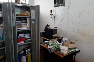 VIROU MODA – Mais uma escola pública é saqueada na capital