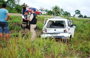 IMPRUDÊNCIA – Motorista embriagado invade BR e provoca acidente com carreta - FOTOS