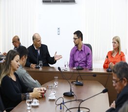 Anderson do Singeperon homenageia professores da Escola Madeira Mamoré