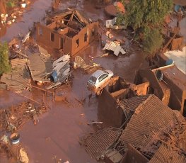 Juiz suspende ação criminal contra mineradora Samarco por acidente em Mariana