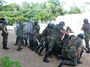 Exército faz exercício de segurança na UHE Santo Antonio 