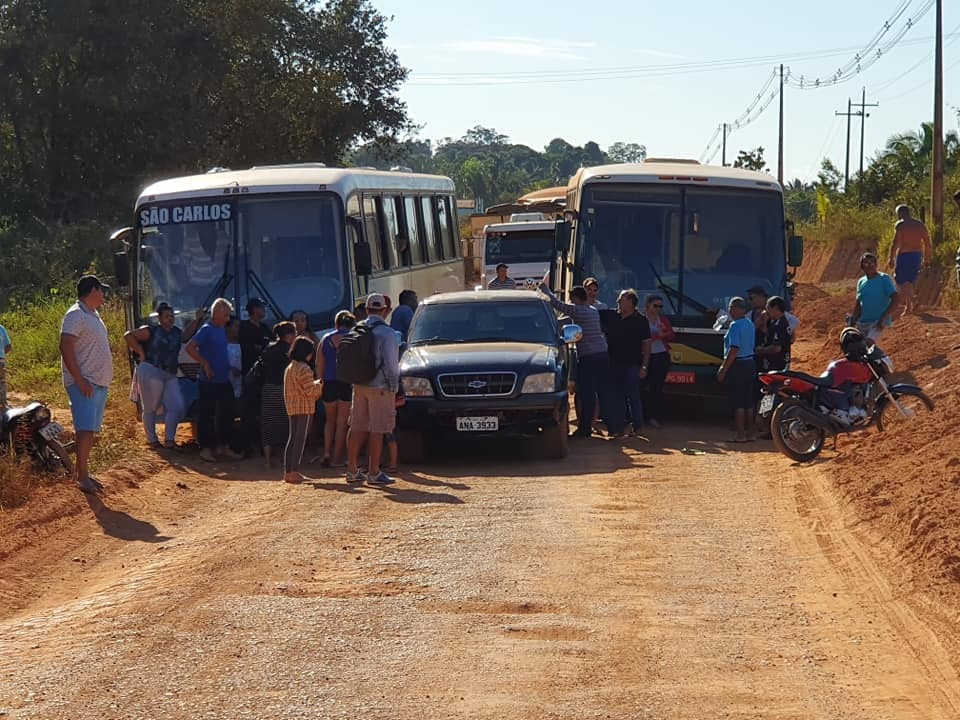 PROTESTO: “Estamos sem estrada e isolados”, afirma morador do distrito de São Carlos