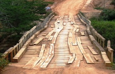 Ponte que liga Porto Velho ao distrito de São Carlos pode desabar ainda este ano – fotos