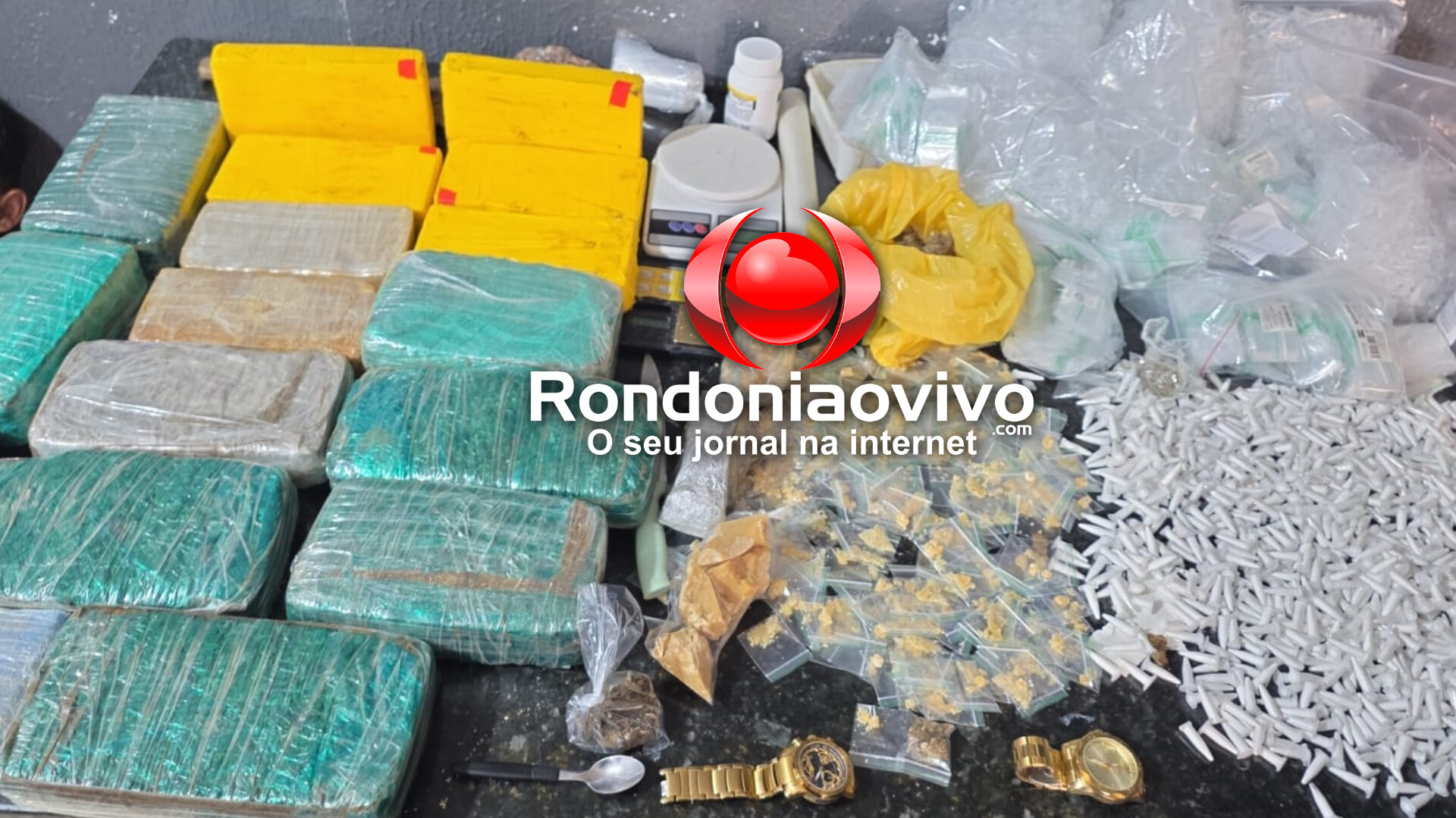URGENTE: Operação Caçador apreende vários tabletes de drogas em condomínio