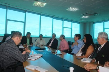 Reunião debate ligação de iluminação na LInha-605