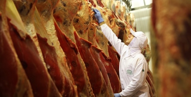 AUMENTO: Brasil dobra vendas de carne bovina à China enquanto isolamento 