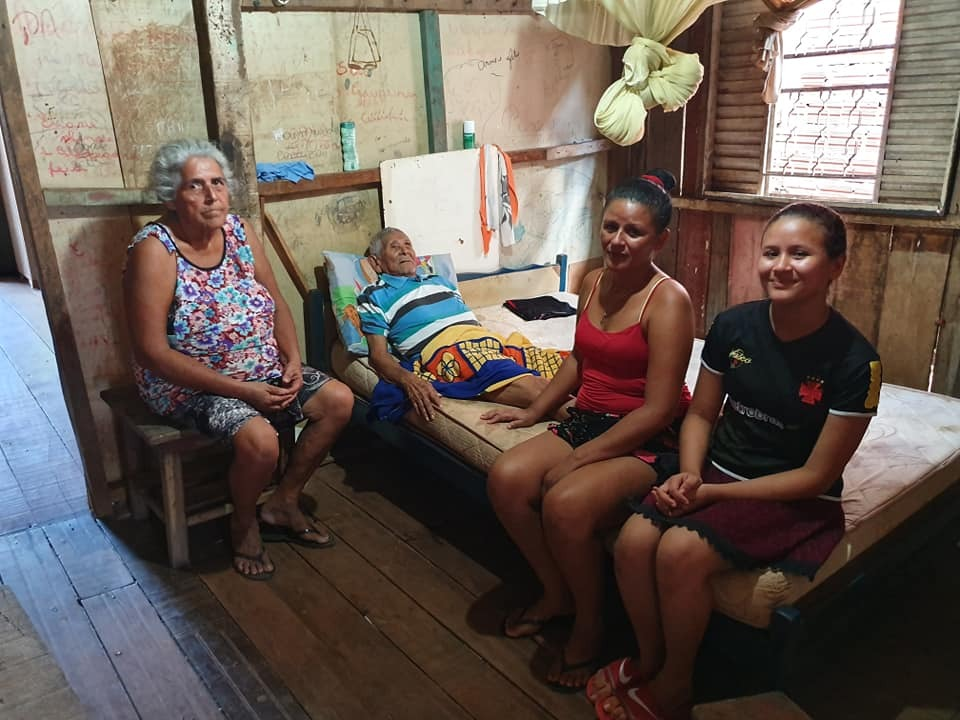 TRISTEZA: Família do bairro Cohab pede ajuda para cuidar de idoso