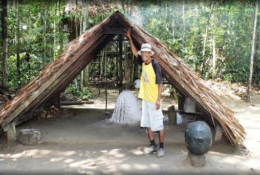 O museu do seringal e um seringueiro nas memórias do seu tempo