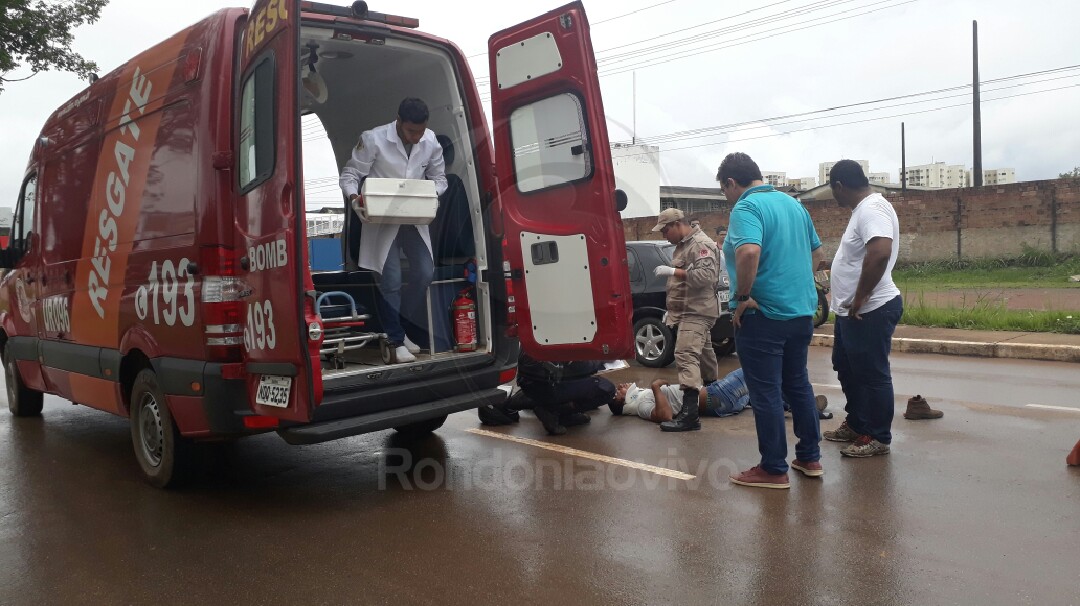 DESACORDADO: Motociclista sofre grave acidente em frente ao Detran