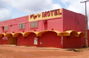 Homem é encontrado morto em quarto de motel após sofrer ataque cardíaco