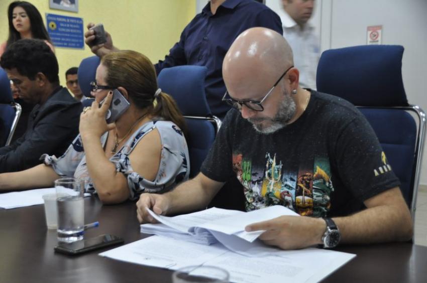 FISCALIZAÇÃO: Aleks Palitot questiona contratos de transporte escolar fluvial