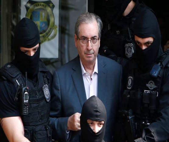 Advogados pedem liberação de Cunha da cadeia 