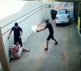 VÍDEO: Morador leva 6 tiros ao reagir  roubo a residência  
