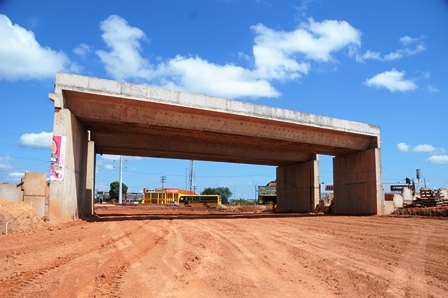 DE NOVO - Obras dos viadutos da capital são paralisadas, Exército pode assumir