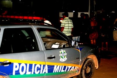 Bando invade motel da capital, barbariza, faz reféns e rouba clientes
