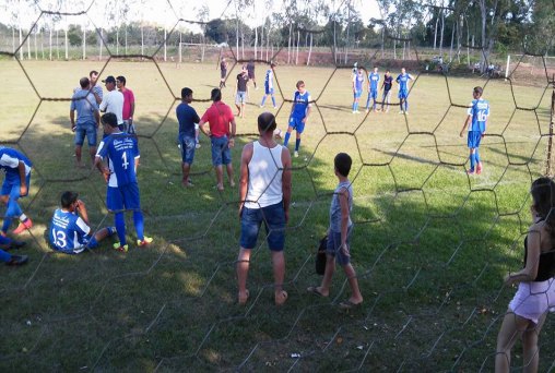 Jogos empolgantes no Campeonato Infanto Juvenil 