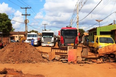 Comunidade bloqueia a estrada do Belmont