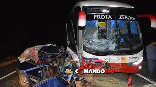 Motorista morre ao bater de frente com ônibus na BR 364