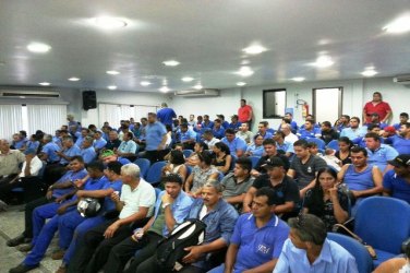 Trabalhadores do transporte coletivo cobram soluções para os vereadores