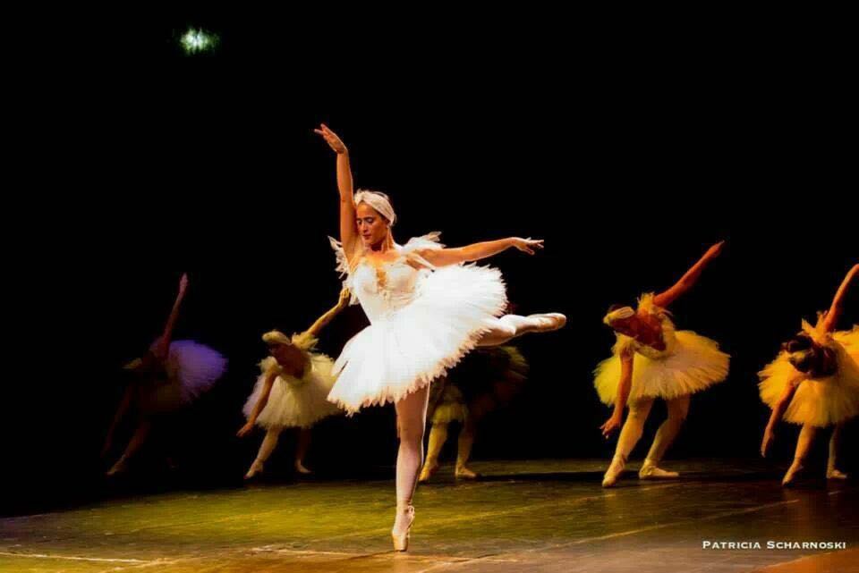 Curso de férias de ballet e de jazz  inicia nesta segunda