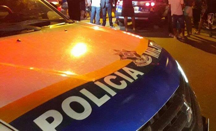 PERSEGUIÇÃO: Assaltantes são presos após roubarem carro de mulher em frente de casa