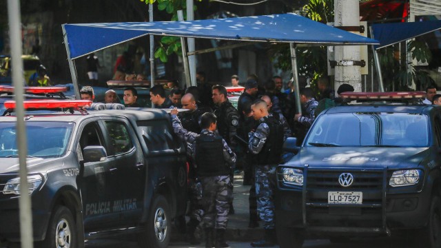 Tiroteio entre PMs e traficantes termina com pelo menos seis mortos na Rocinha