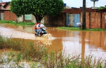 CENAS DA CIDADE II – Chuvas constantes deixam moradores ilhados do bairro Eldorado - Fotos