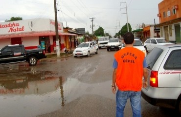 Famílias em situação de risco em Porto Velho recebem atenção da Defesa Civil Municipal