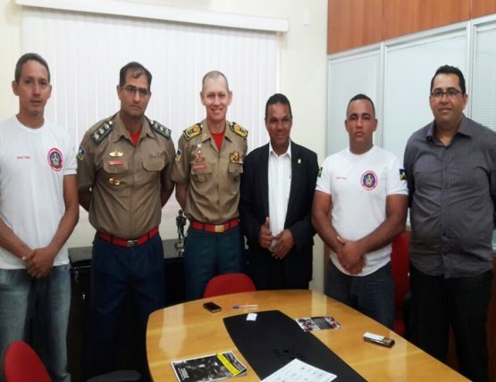 Solenidade em Brasília homenageia representantes de bombeiros civis de Rondônia 