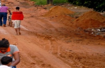 CENA DA CIDADE – Rua da periferia da capital fica pior do que antes depois de obra de saneamento básico