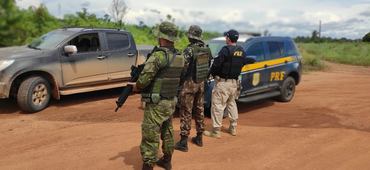 OPERAÇÃO: PRF recupera veículo roubado em menos de 24h em Rondônia