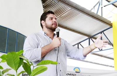 Jean Oliveira apresenta projeto Plantando o Verde