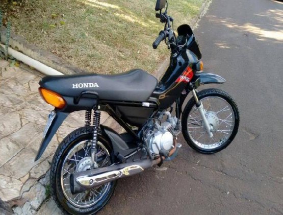 Funcionária de supermercado tem sua moto furtada enquanto trabalhava