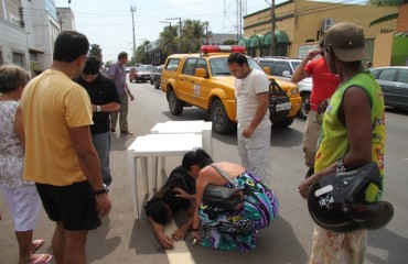 FLAGRANTE - Dois ciclistas se envolvem em acidente na avenida Calama, um vai para o hospital - Vídeo