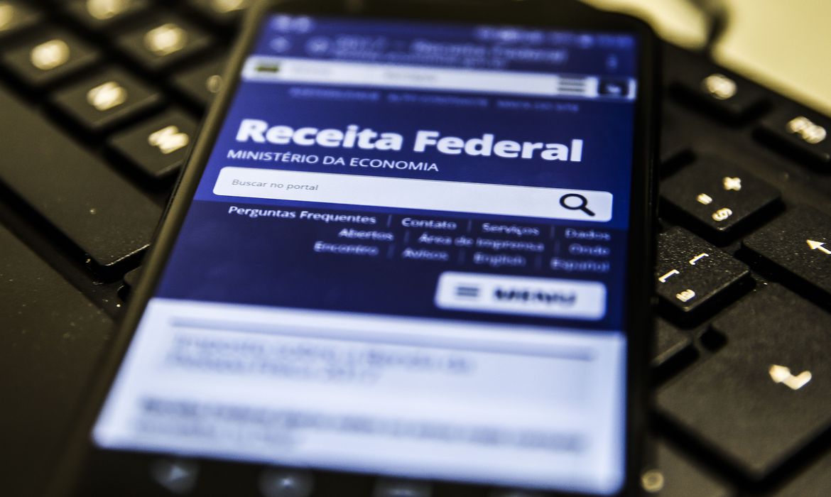 LEÃO: Receita Federal abre hoje consulta a lote residual de Imposto de Renda