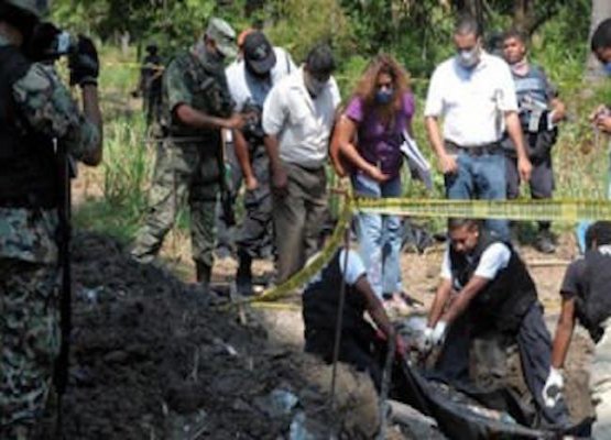 32 corpos e 9 cabeças são achados em fossas clandestinas no México