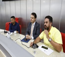 Léo Moraes preside reunião para discutir ‘Lei dos Decibéis’