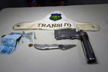 Dupla é presa portando pistola de vacinar gado e pretendia utilizar em assalto
