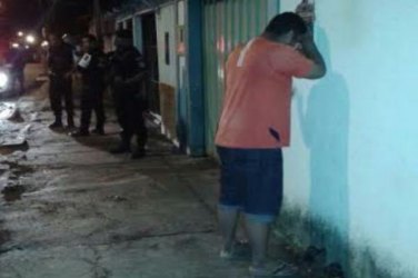 VIOLÊNCIA - Bando armado invade residência e executa roubo
