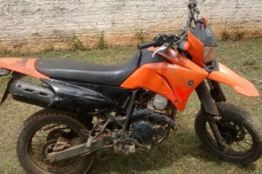 Homem recupera moto roubada em frente a casa noturna