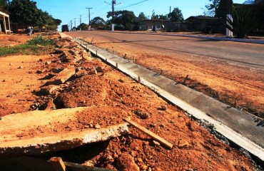 LUDIBRIOU?  – Obra inacabada de quase um milhão de reais deixa moradores de Nova Califórnia indignados - FOTOS