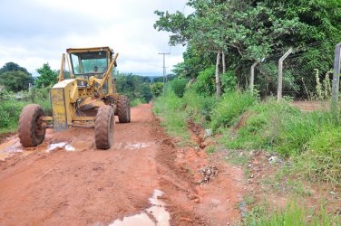 Eliseu Lima promete melhorias em troca de trato apreendido por moradores