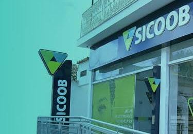 NA CALAMA: Criminosos arrombam porta e cometem furto em agência do Sicoob 