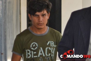 Jovem que matou irmão a facadas é condenado a 13 anos 